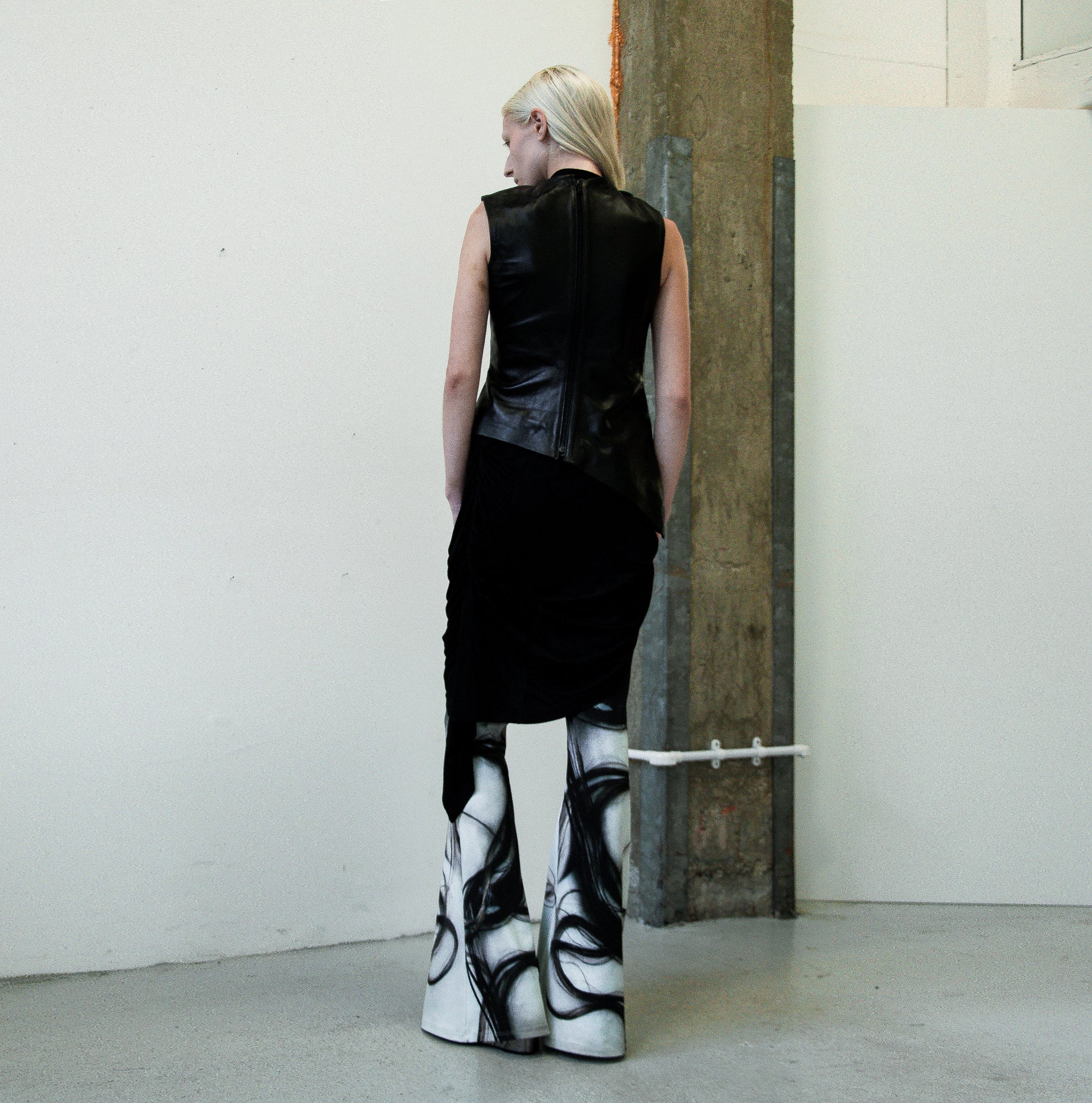 Twist Trousers in Hair Print